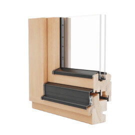 Holzfenster mit Regenschienen